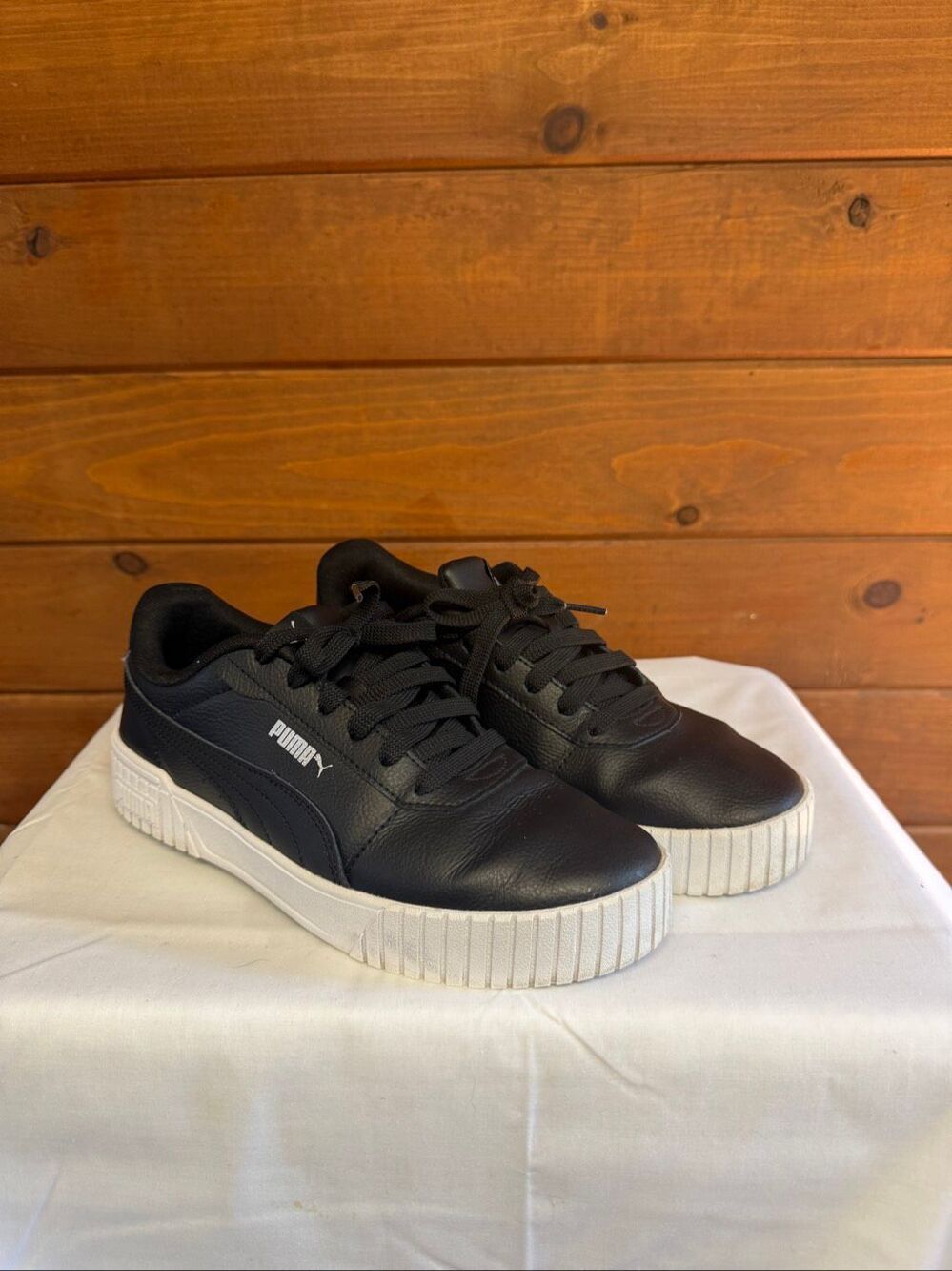 Puma retro Carina 2.0 Women's Sneakers Sz 7 Black/White